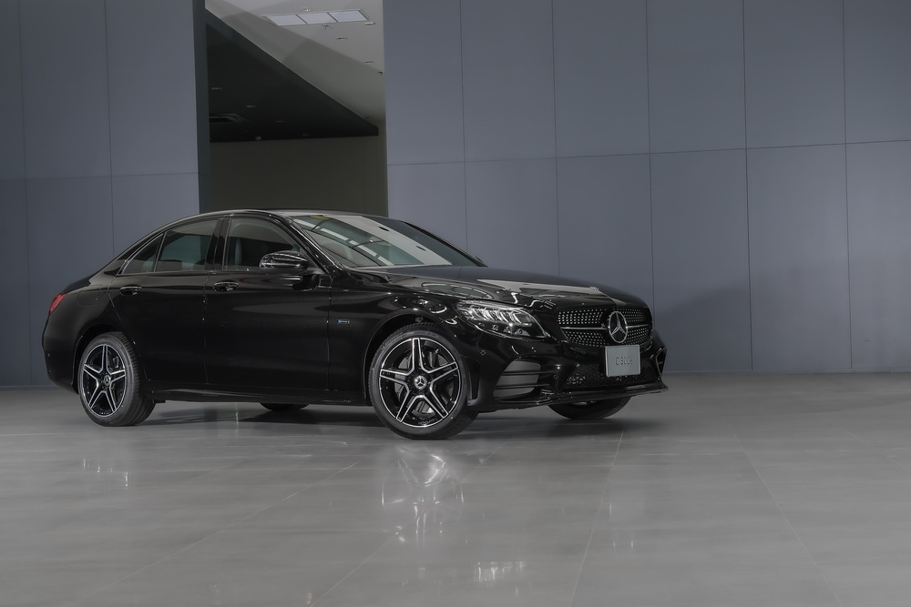 Mercedes-Benz C 300 e AMG Sport_5