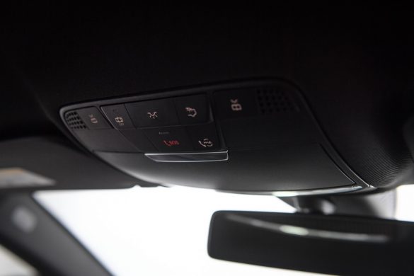 Mercedes-Benz C 300 e AMG Sport_57